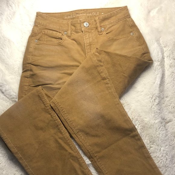 American Eagle beige corduroy mom jeans - Picture 1 of 4